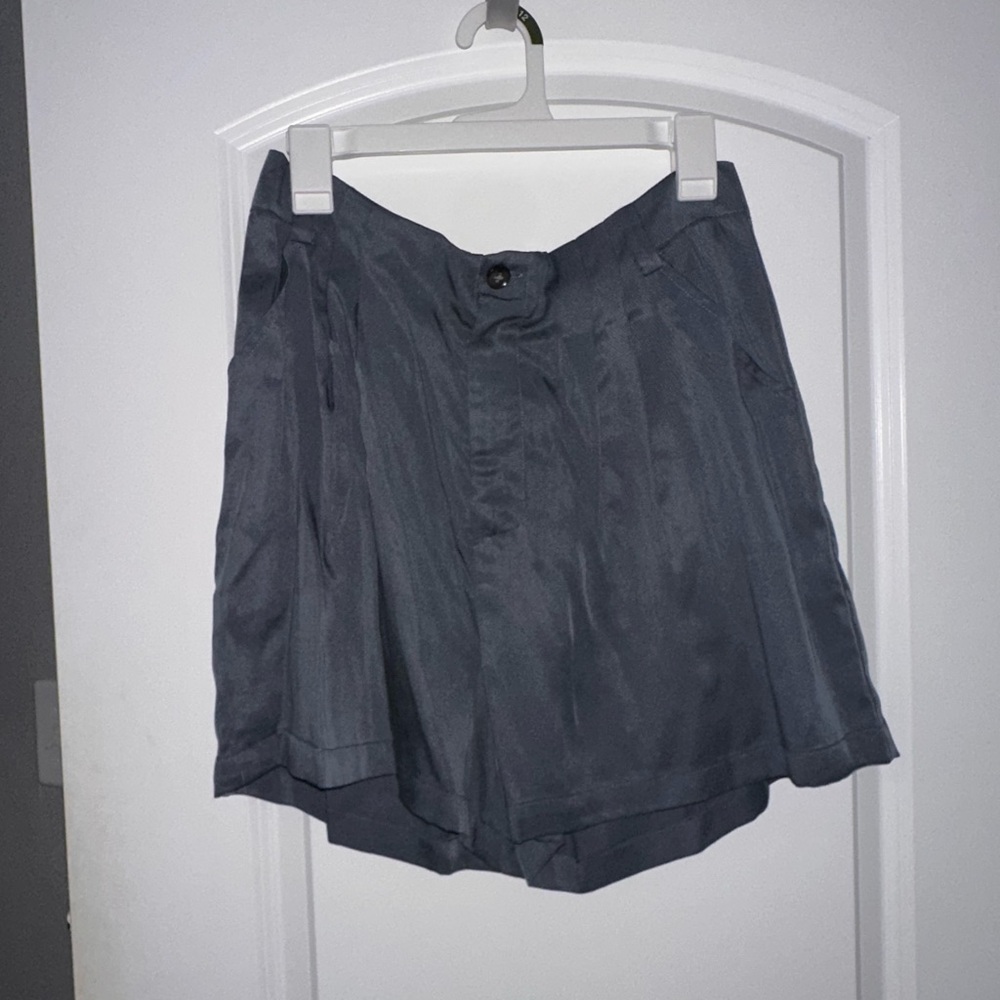 Amour Vert Gray Women's Shorts